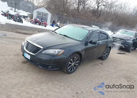 2014 Chrysler 200 Touring z USA, uszkodzony, nr VIN 1C3CCBBG9EN158474